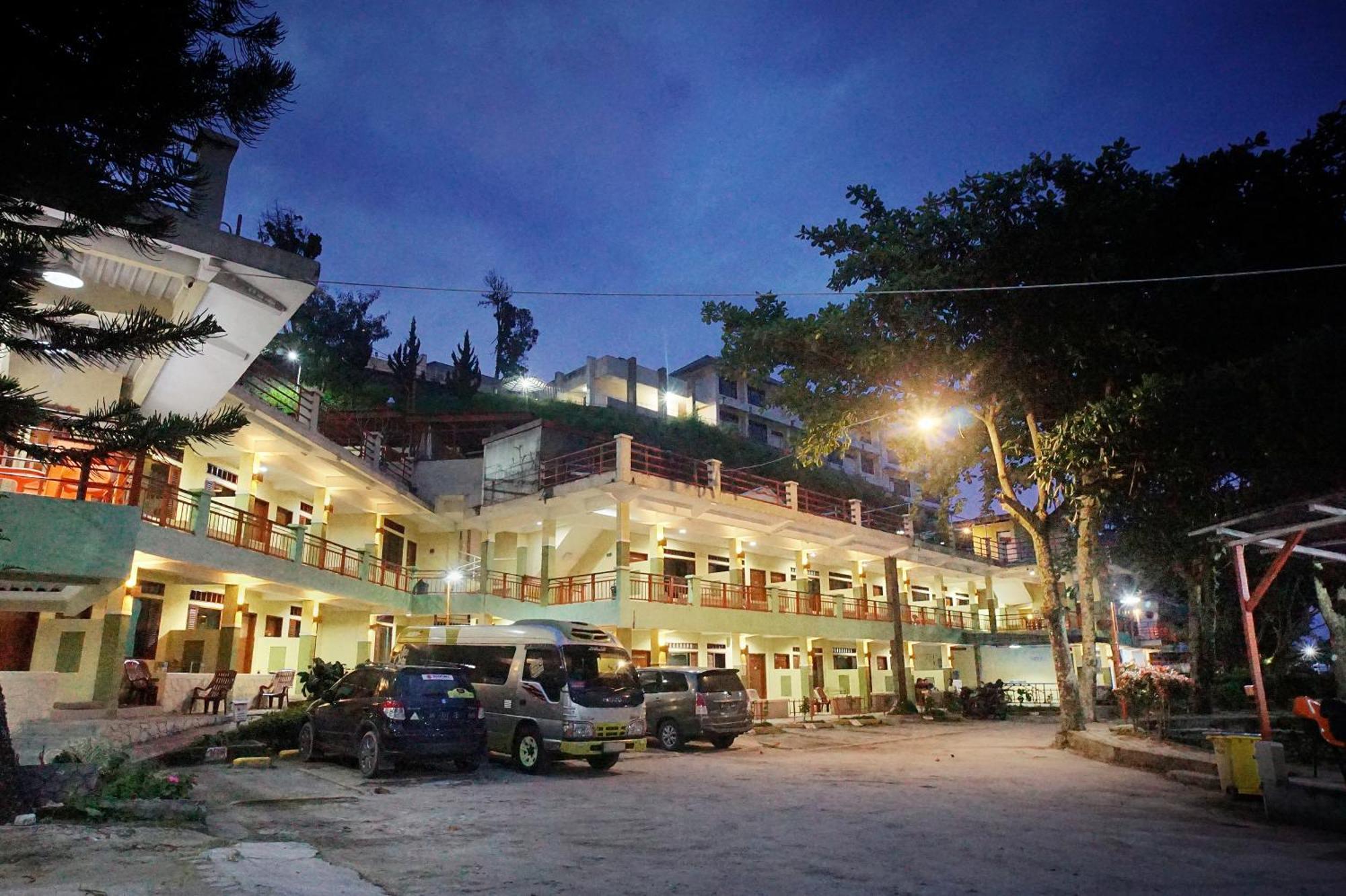 Pandu Lakeside Hotel פראפאט מראה חיצוני תמונה