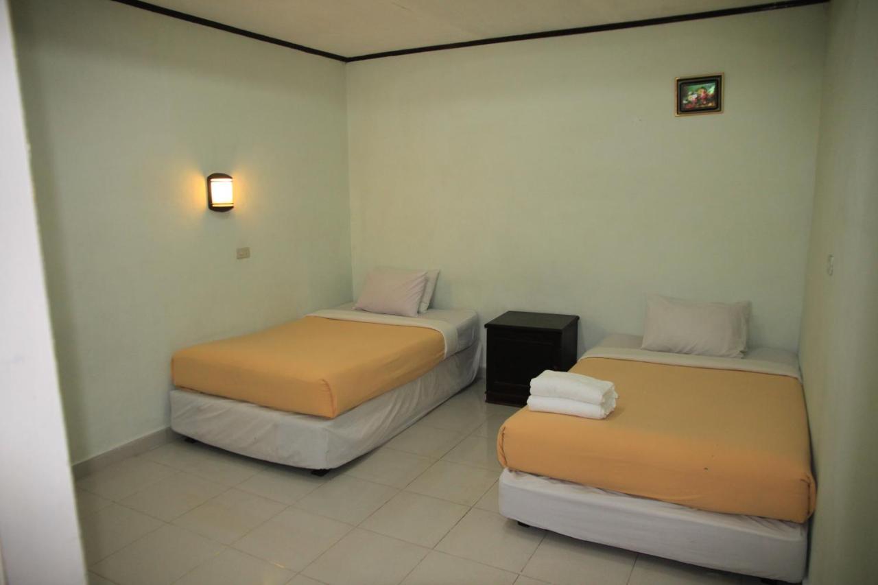 Pandu Lakeside Hotel פראפאט מראה חיצוני תמונה
