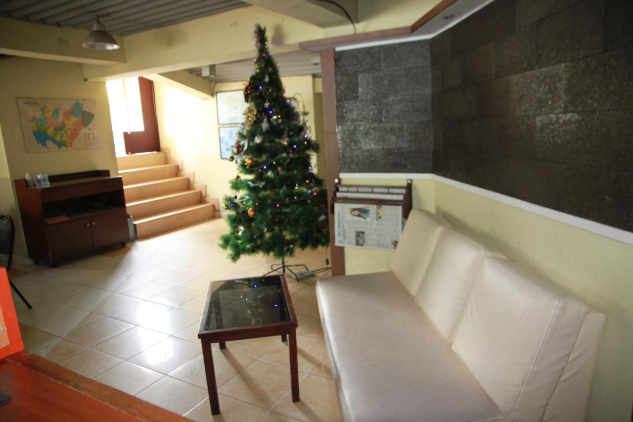 Pandu Lakeside Hotel פראפאט מראה חיצוני תמונה